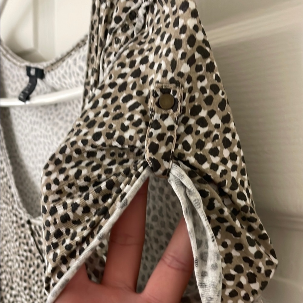 $2! 5 for $10 🔥H&M Animal Leopard Print Scoop Neck Short Sleeve Sz M - Picture 4 of 9